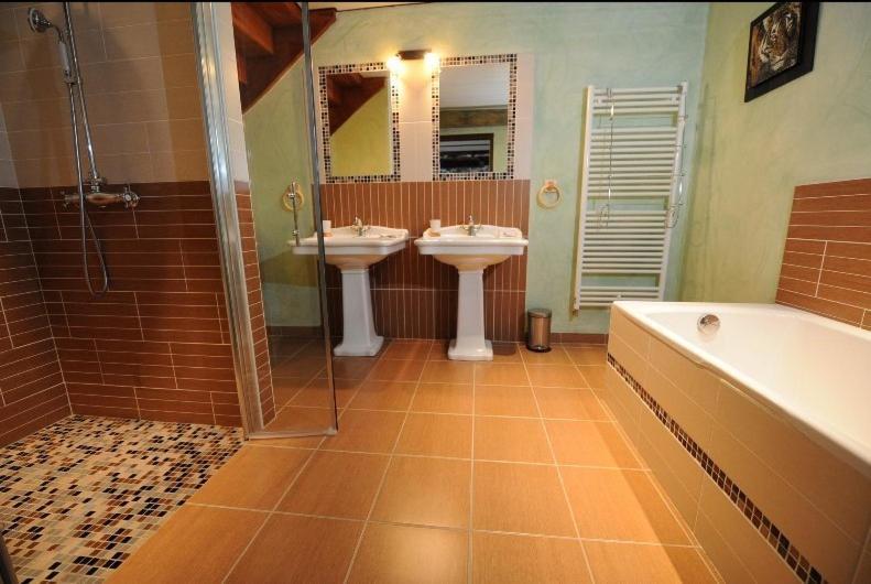 Le Domaine De Saint-Thomin Bed & Breakfast Nostang Phòng bức ảnh